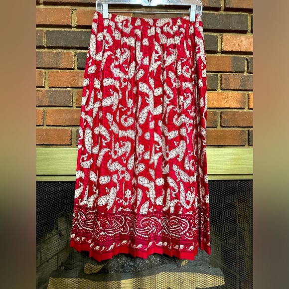 🛍️ Leslie  Red,white pleated Skirt Size 12 excellent condition - Picture 6 of 7